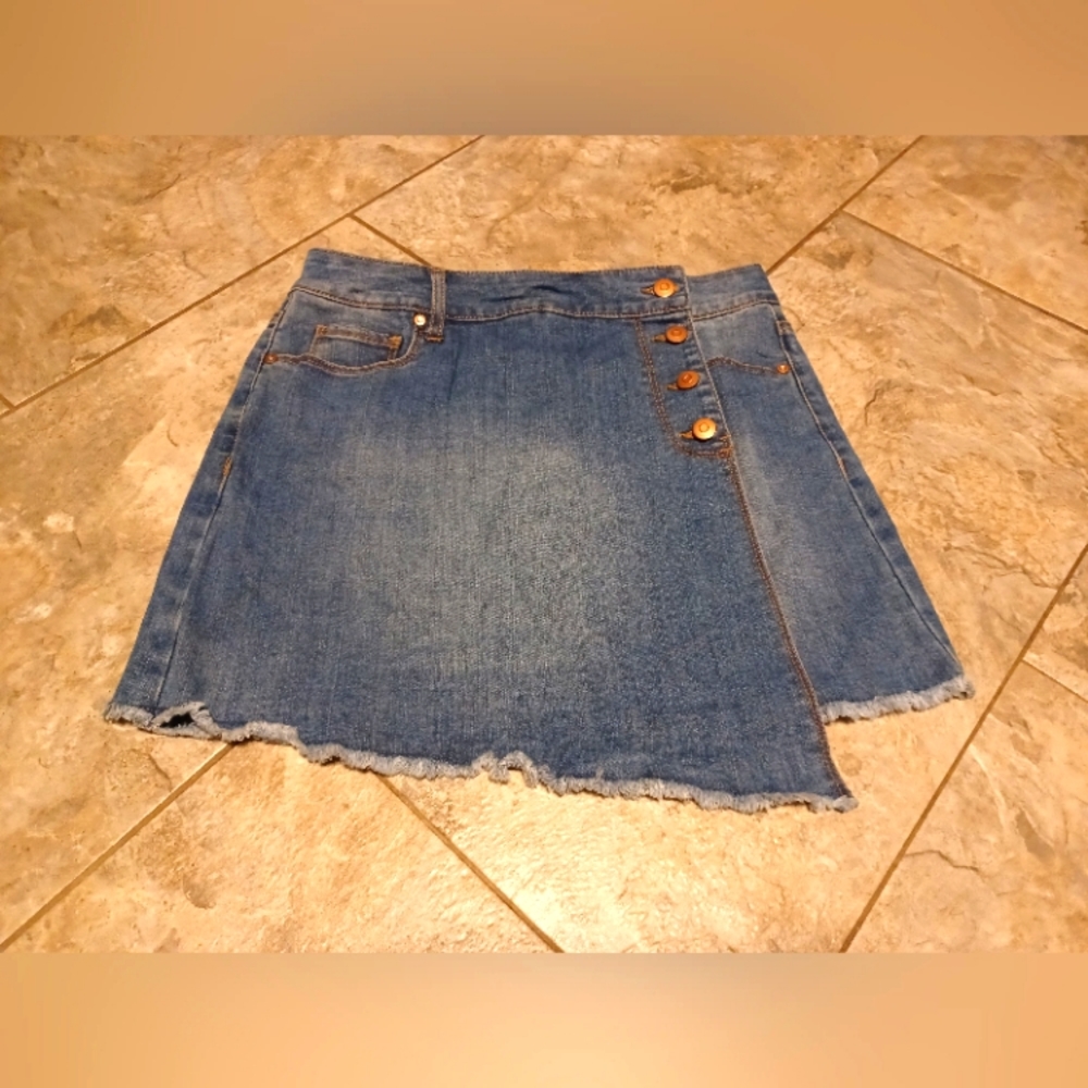 Energie Women's Faux-Wrap 5 Pocket Denim Skirt with Buttons Size 5